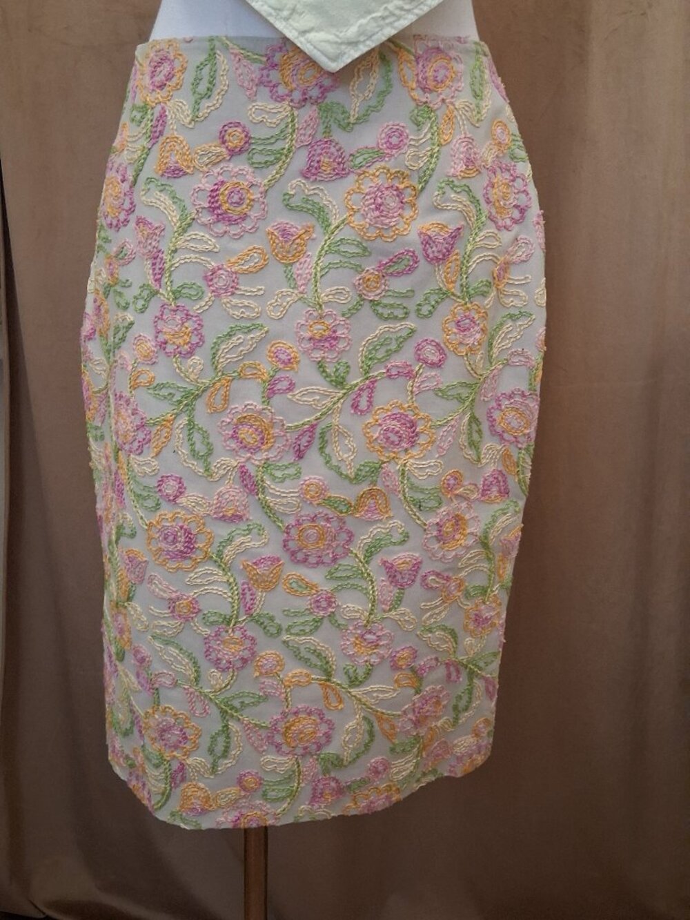 Cynthia Steffe Yellow Embroidered Floral Skirt Size 10